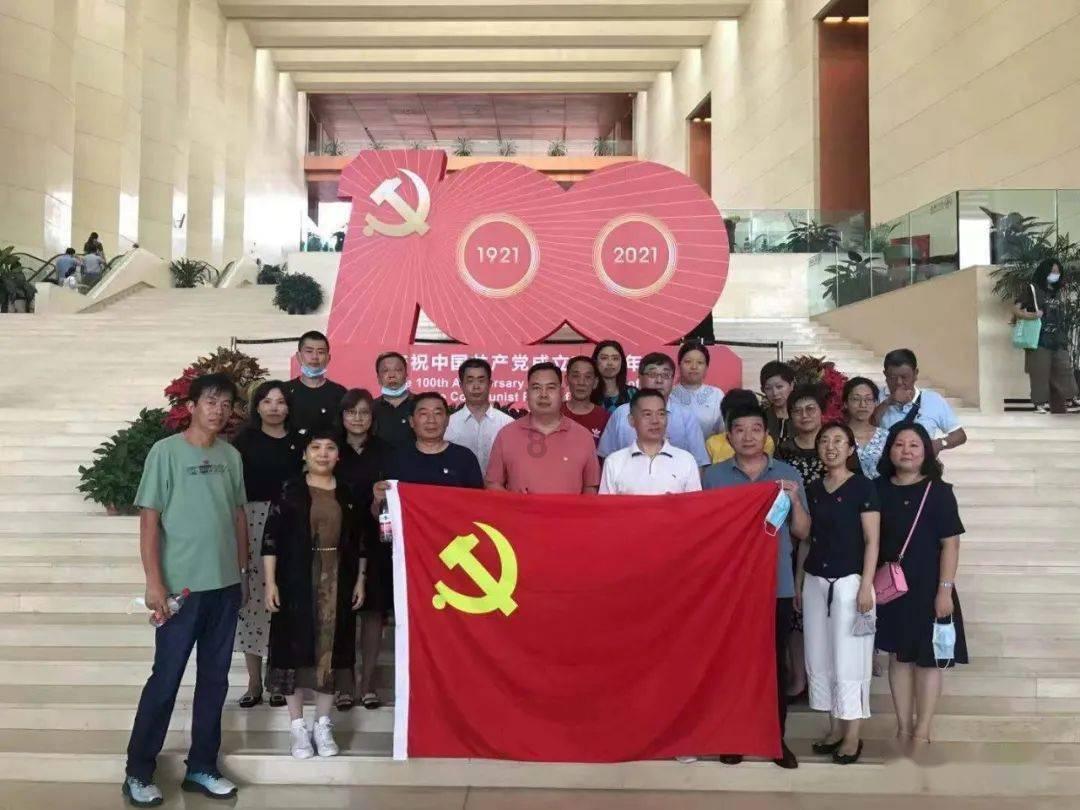 【衣城通服装工招聘】智能制造如何与服装生产进行有机结合?